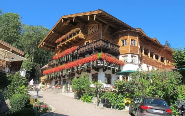 Feuriger Tatzlwurm Berghotel & Spa, BW Signature Collection