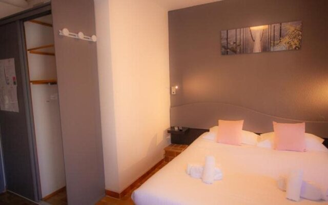 Marina Hotel Club