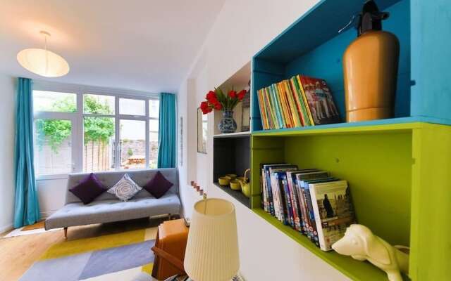 Bright and Spacious 1 Bed Flat With Garden