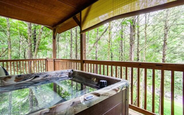 Whitetail Cabin 2 Bedroom Cabin by RedAwning