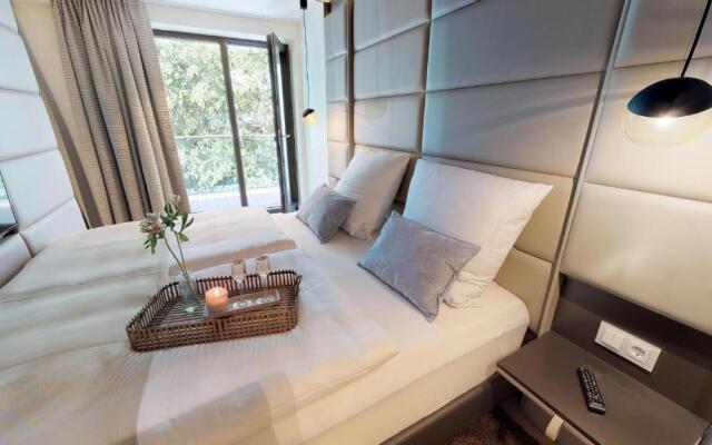 White Pearl Apartment 2.11