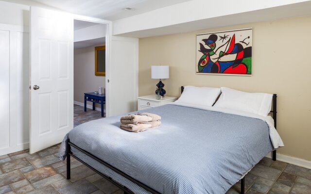 Spacious 6BR /2.5 Bath in Highlands!