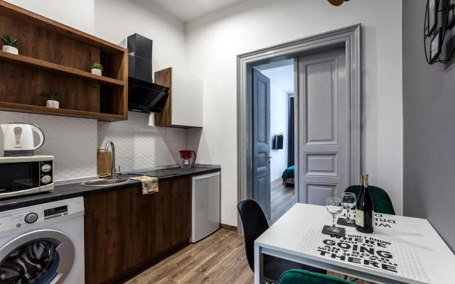 ROMANTIC apartments-near Opera house 5/4