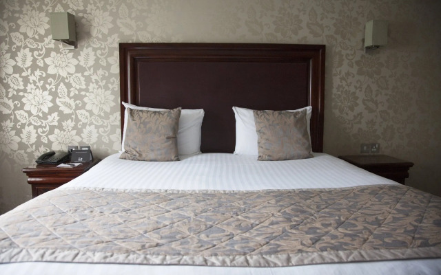 Shendish Manor Hotel & Golf Course