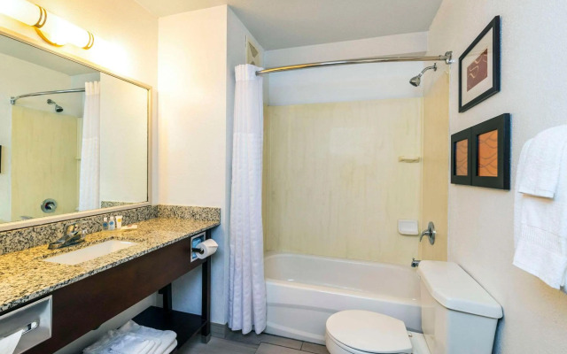 Comfort Inn And Suites