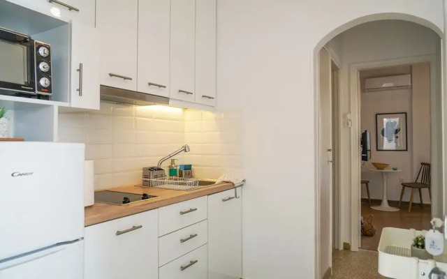 Breeze One Bedroom Apartment by BluPine