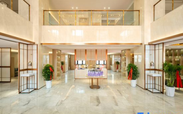 LAVANDE  Hotel (Hunchun Century Square Store)