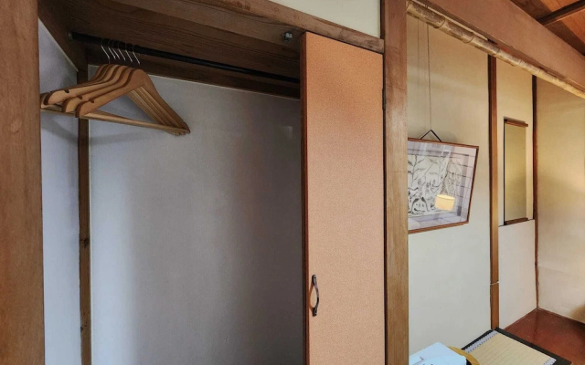 Snow Monkey Lodge - Hostel – Guest Rooms – Yamanouchi