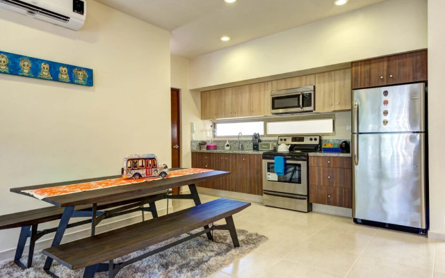 Peggy 2 BDRM apt sleeps 4 balcony