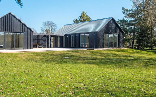 8 Person Holiday Home in Grenaa
