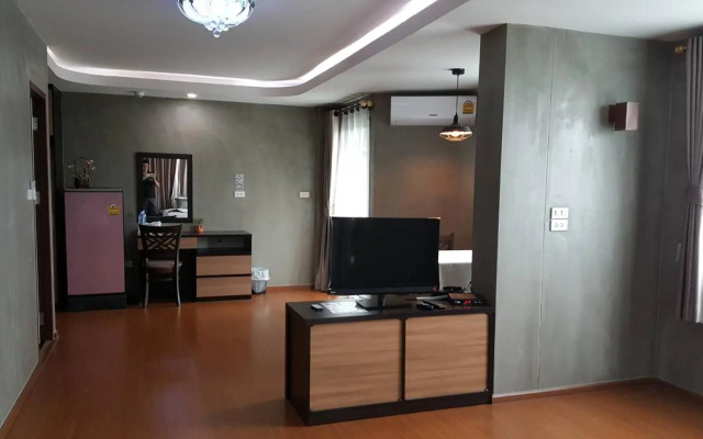 Narai Iyara Palace Lopburi