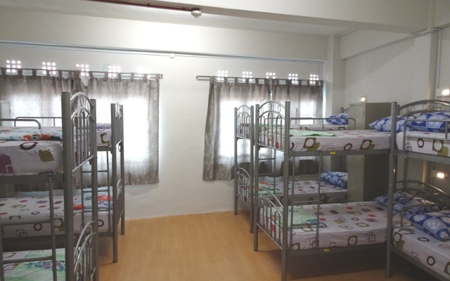 7 Wonders Hostel @ Upper Dickson (SG Clean Certified)