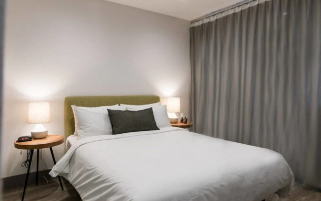 Modern & Spacious 2-Bedroom DTLA