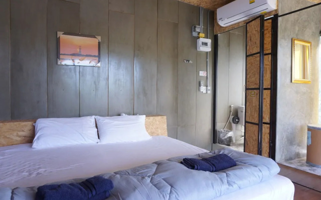 Near Beach Hostel - Adults Only