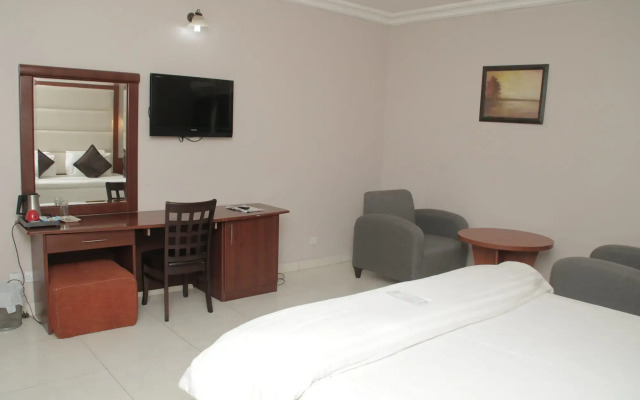 Denis Hotel