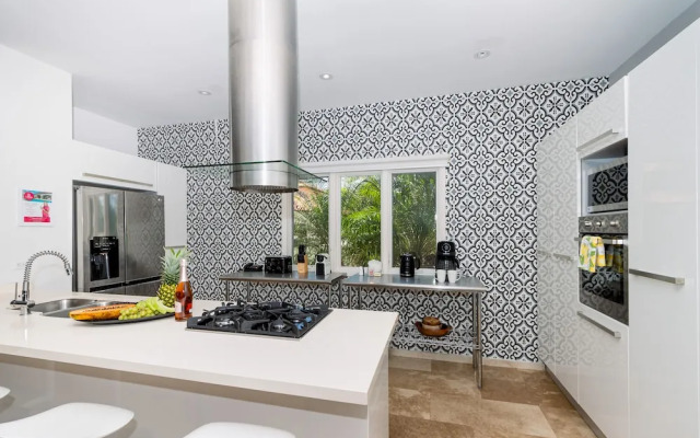 Upscale Ocean View Villa With Pool + Outdoor Kitchen