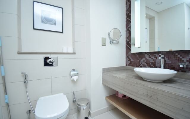 Business Bay Paramount Towers 1BR