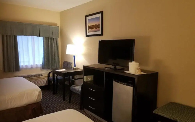 Ramada Hotel & Suites Glendale Heights