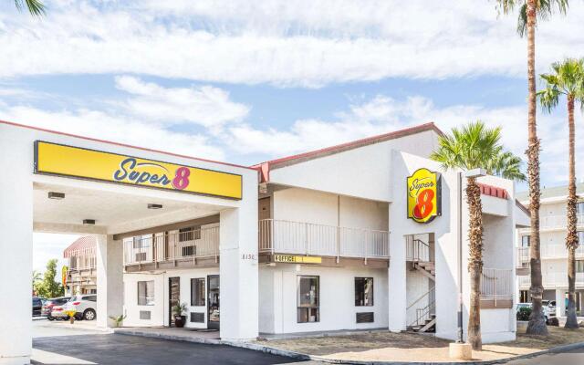 Super 8 By Wyndham Phoenix Metro North