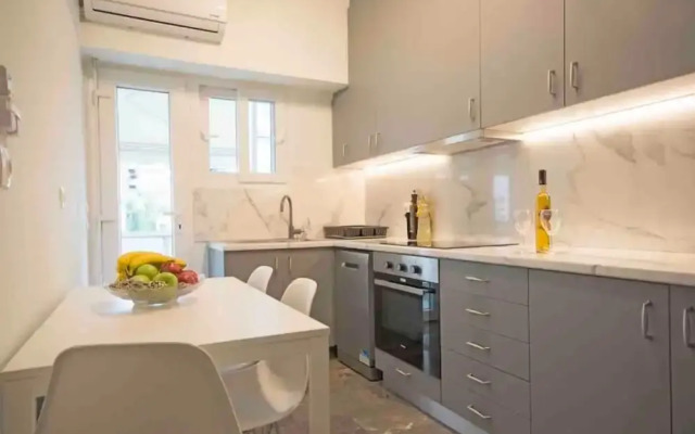 Alkuoni lux Flat at P Faliro