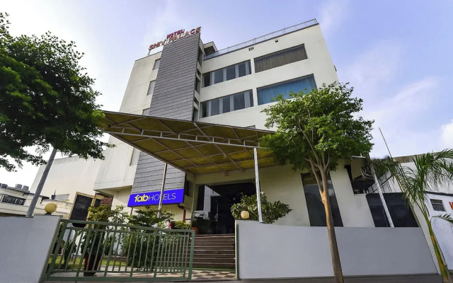 Fabhotel Shiv Palace