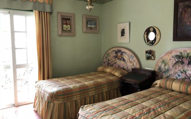 Rentcostadelsol Villa Pinares