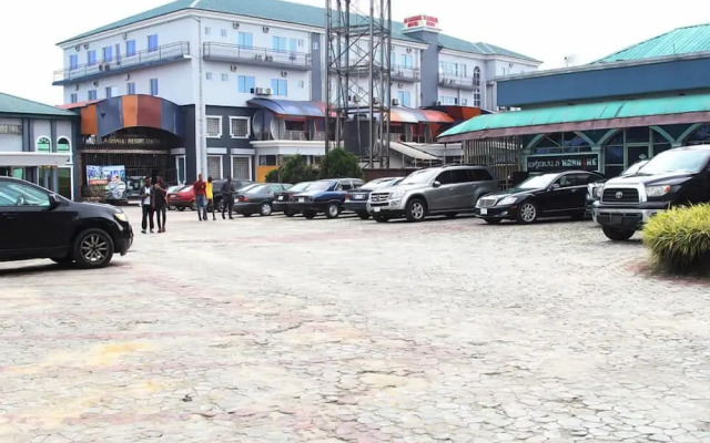 De-Lasmall Hotel and Resort Ltd