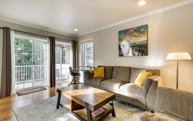 Lake Oswego Home w/ Deck 9 Mi to Downtown Portland