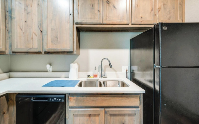 Close to Lakes & Museums: Bonham Vacation Rental