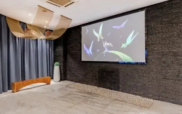 Meisu • Flower Hot Spring Hotel (Wuhu Pedestrian Street Binjiang Branch)