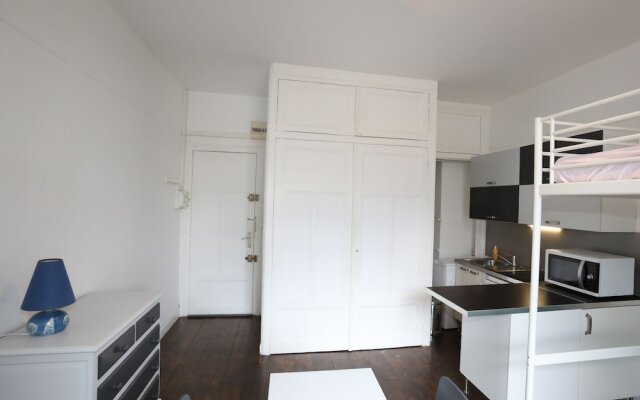 Central studio in Annecy, with elevator