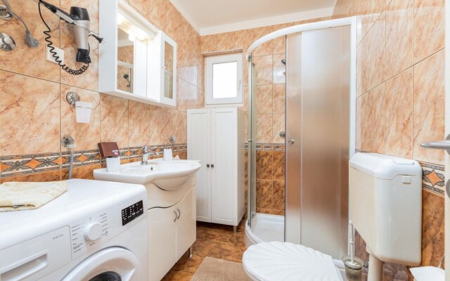 Stunning Apartment in Fazana With Wifi and 2 Bedrooms