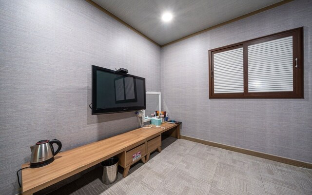 Sadang Charis Hotel