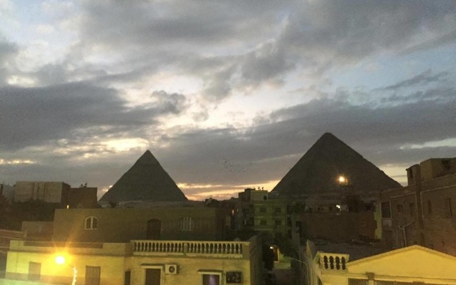 Cheops Pyramids Inn