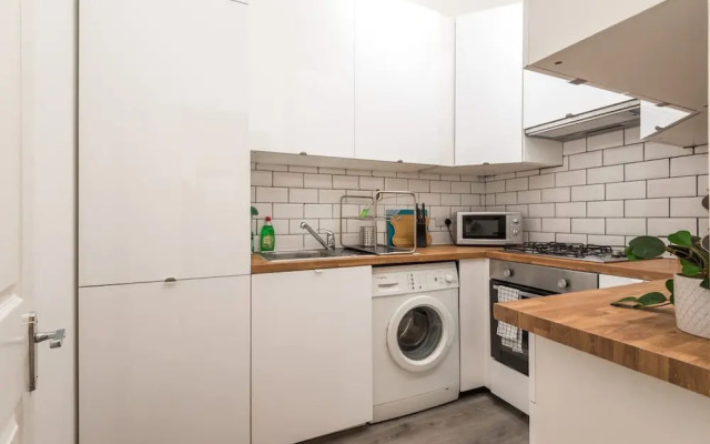 1bed-ground Fl -private Entrance