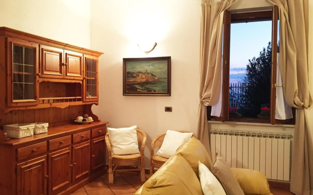 CASA VACANZE MONEGLIA 2 CAMERE con TERRAZZA nel VERDE