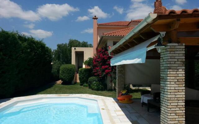Celestial Azure Villa, your Athenian Country House Retreat