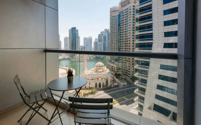 Minimalist Home in the Heart of Dubai Marina