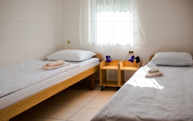 Family guesthouse in forest Ana & Stjepan Nikolic
