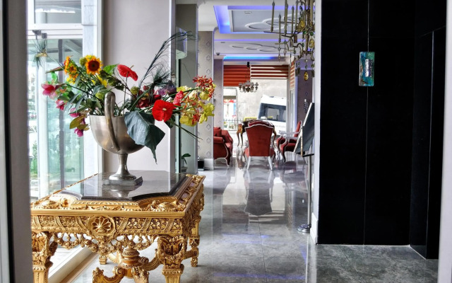 Grand Atakum Hotel