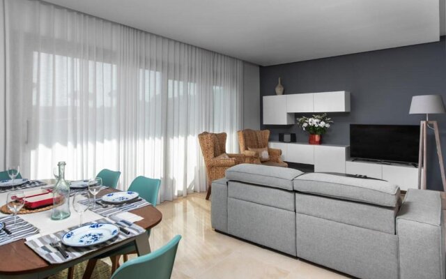 3BR Luxury Frontline Golf Elegant Corner apartment