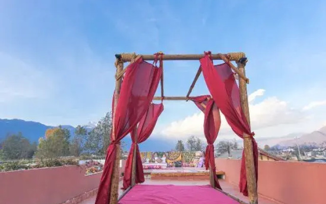 Lijiang Slow Bus Wild Luxury Mountain View B&B