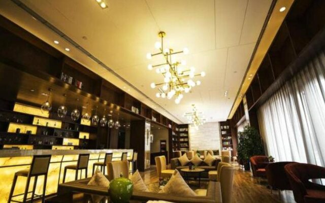 Ruijing New Hualian Hotel