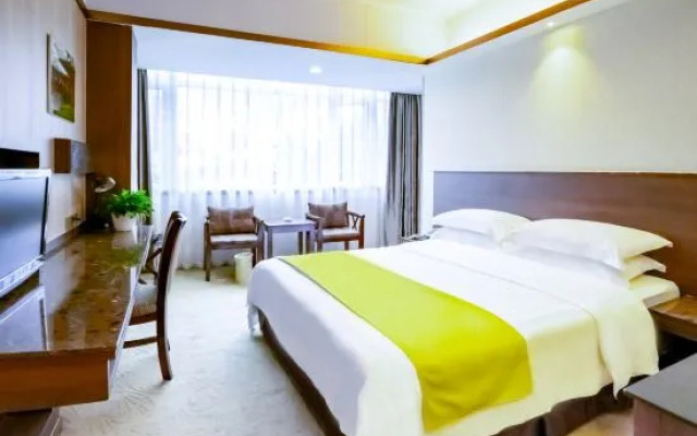 Mingyue Business Hotel(Huaqiang North subway station store)