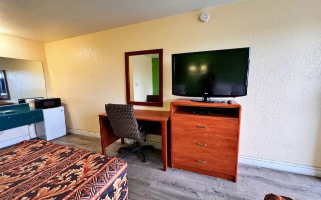 Cloverleaf Motel Richmond Near Turnpike