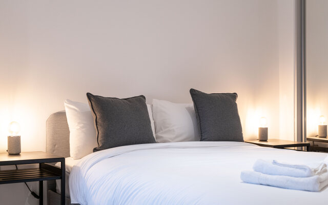 Seven Living Residences Solihull - Modern Studios NEC and BHX