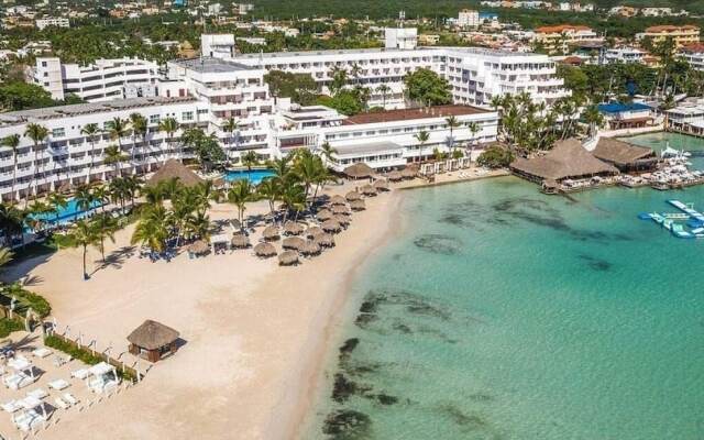 The paradis of hamaca resort
