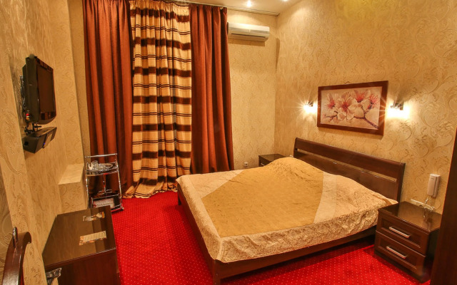 «Алекс Отель» на Марата, 73