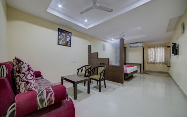 OYO 28033 Pradha Grand