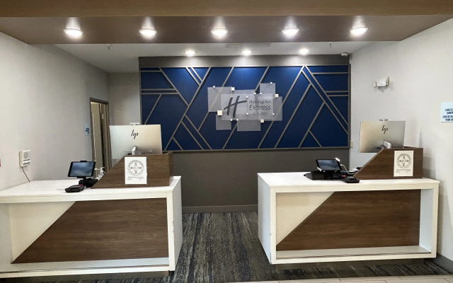 Holiday Inn Express Hotel & Suites Grants - Milan by IHG